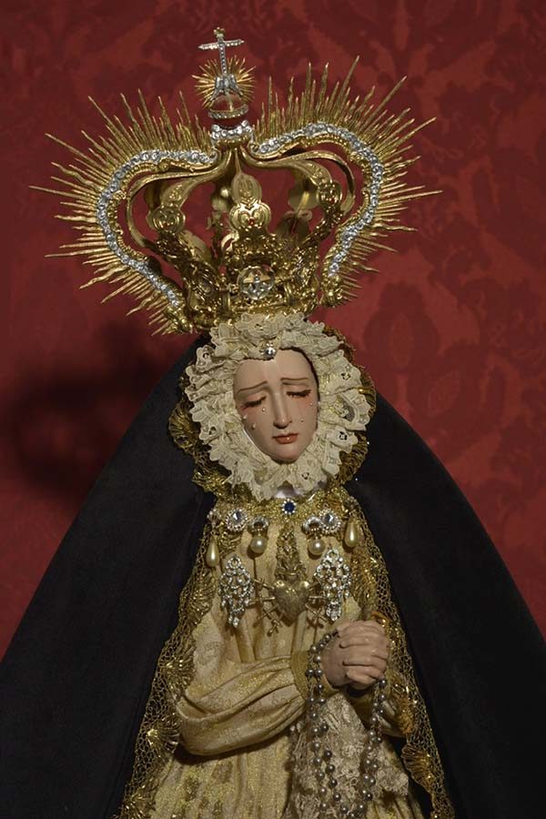 dolorosa-de-vestir